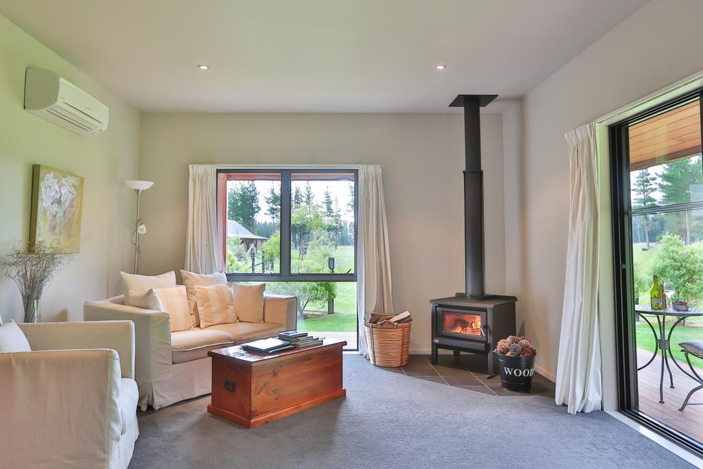 Woodbank Park Cottages هانمر سبرينغز الغرفة الصورة